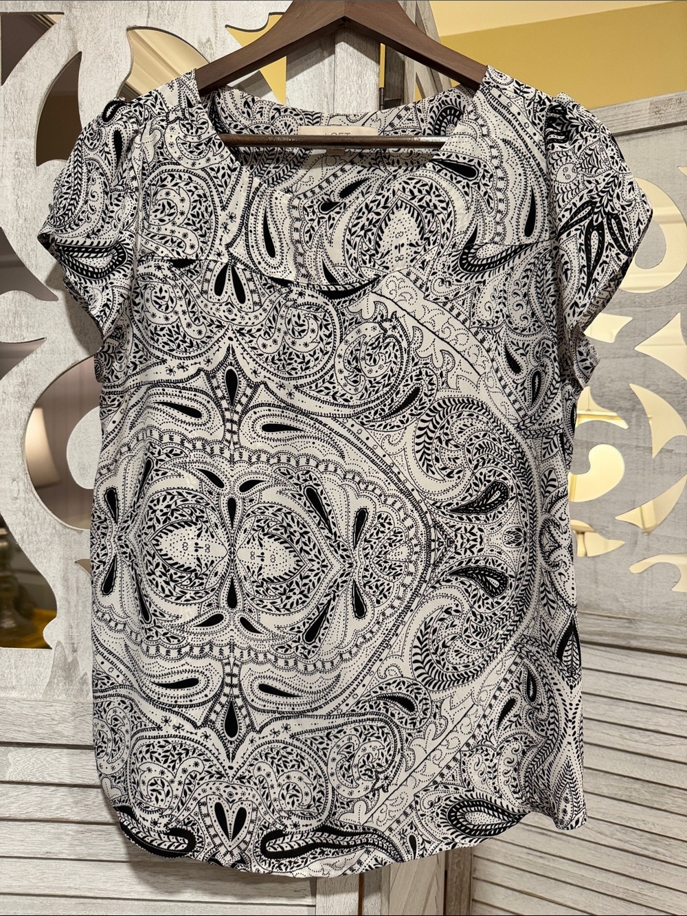 LOFT Black and White Paisley Short Sleeve Blouse